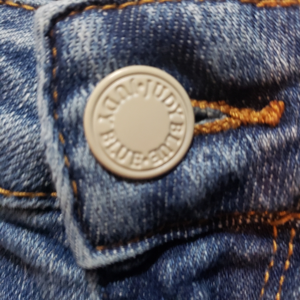 Women's Judy Blue Denim Shorts Size 1XL Blue - Picture 3 of 10